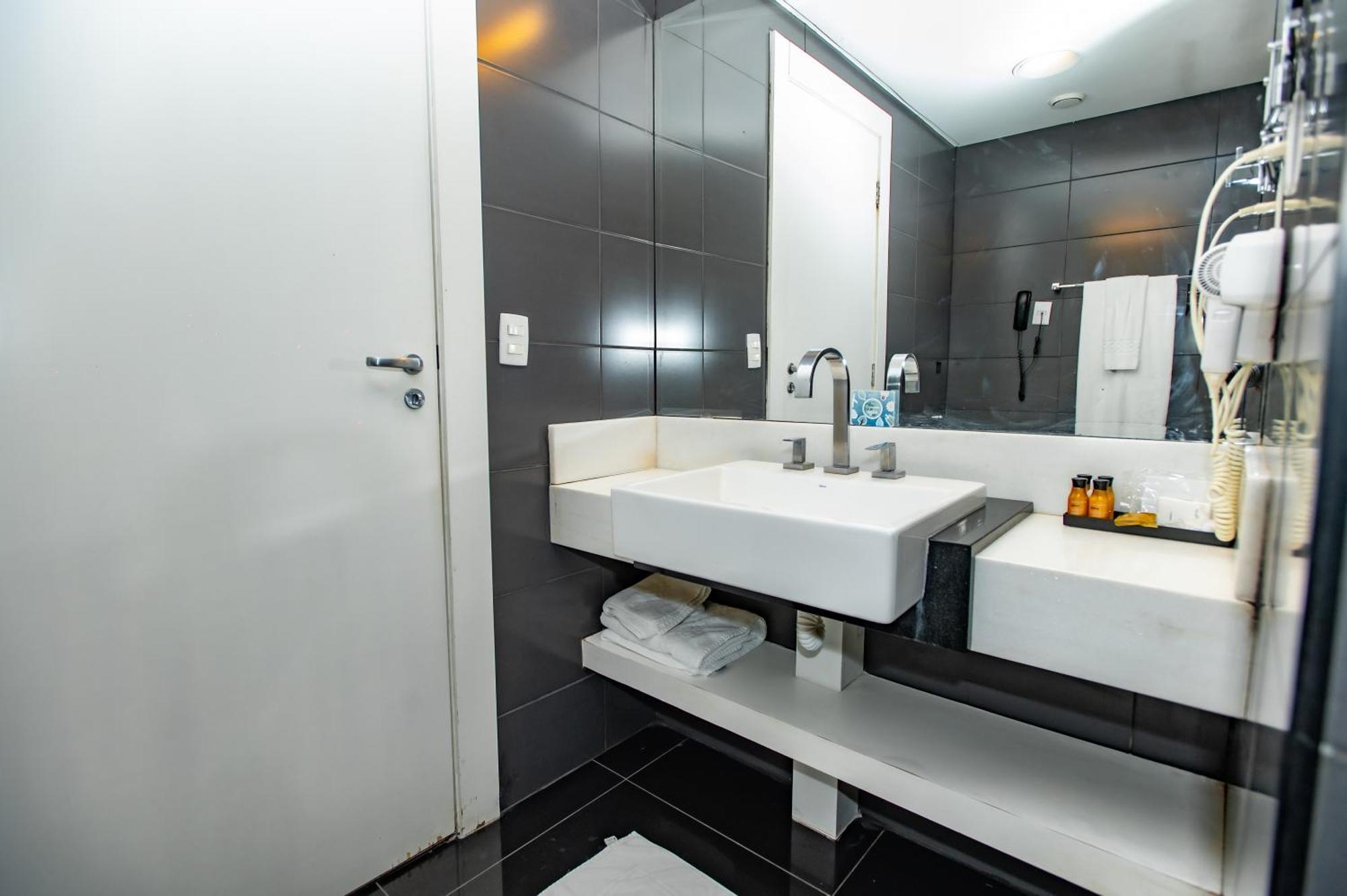Delmond Hotel Κουιαμπά Εξωτερικό φωτογραφία
