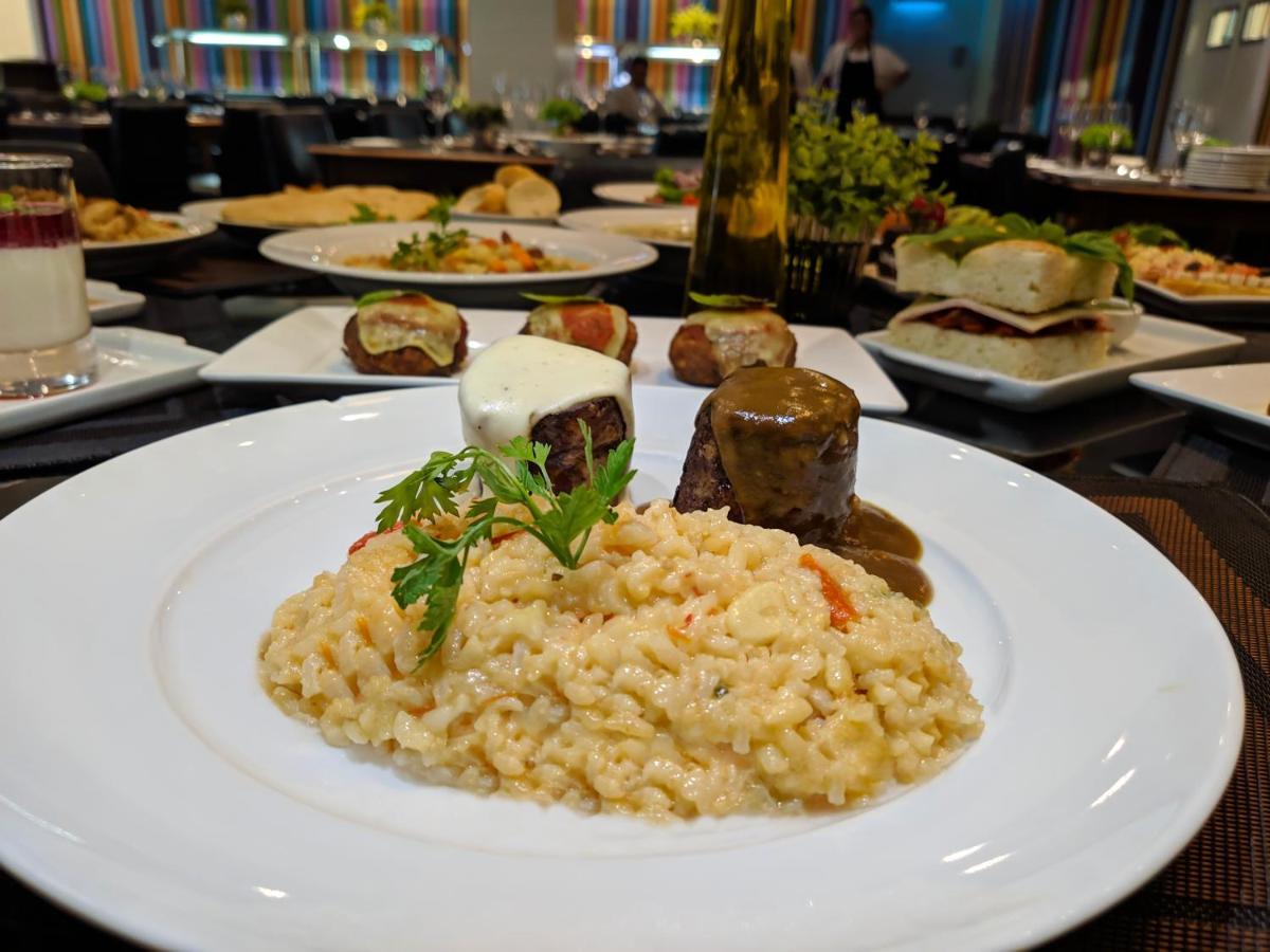 Delmond Hotel Κουιαμπά Εξωτερικό φωτογραφία